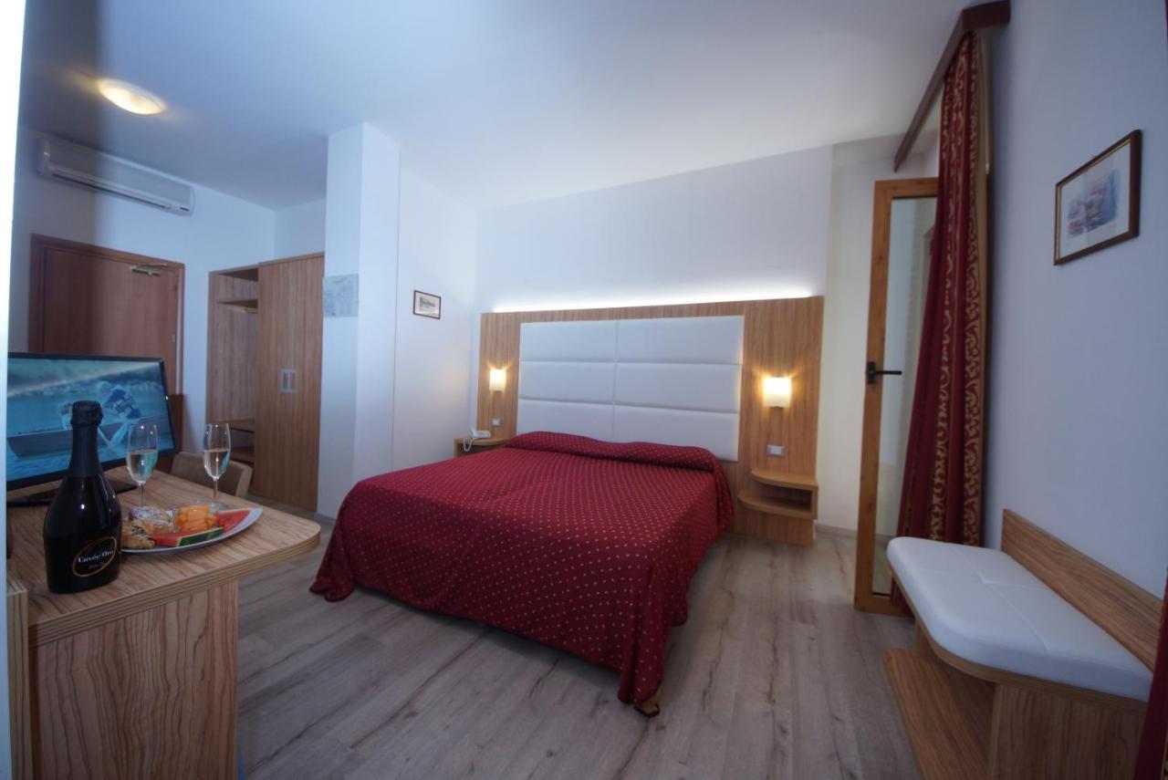 Hotel Alpi Малчезине Екстериор снимка