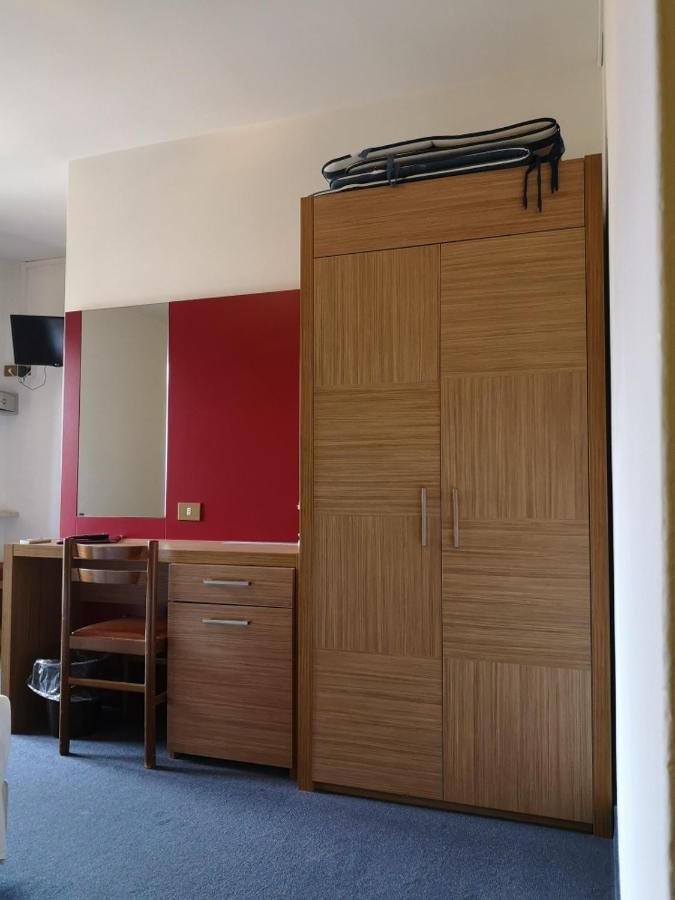 Hotel Alpi Малчезине Екстериор снимка
