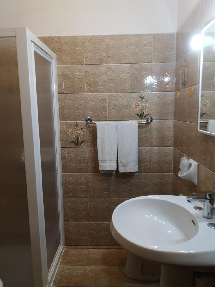 Hotel Alpi Малчезине Стая снимка