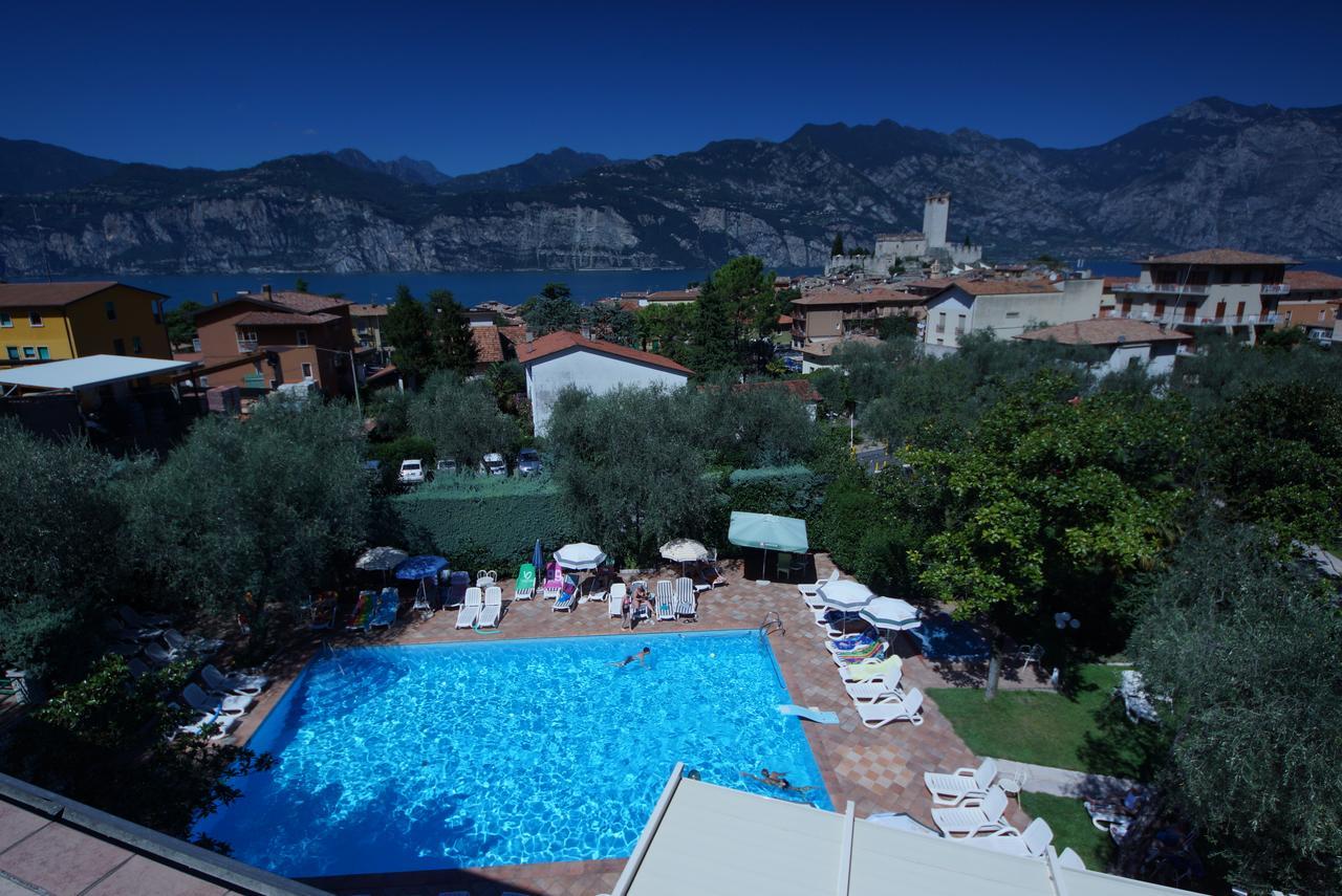 Hotel Alpi Малчезине Екстериор снимка