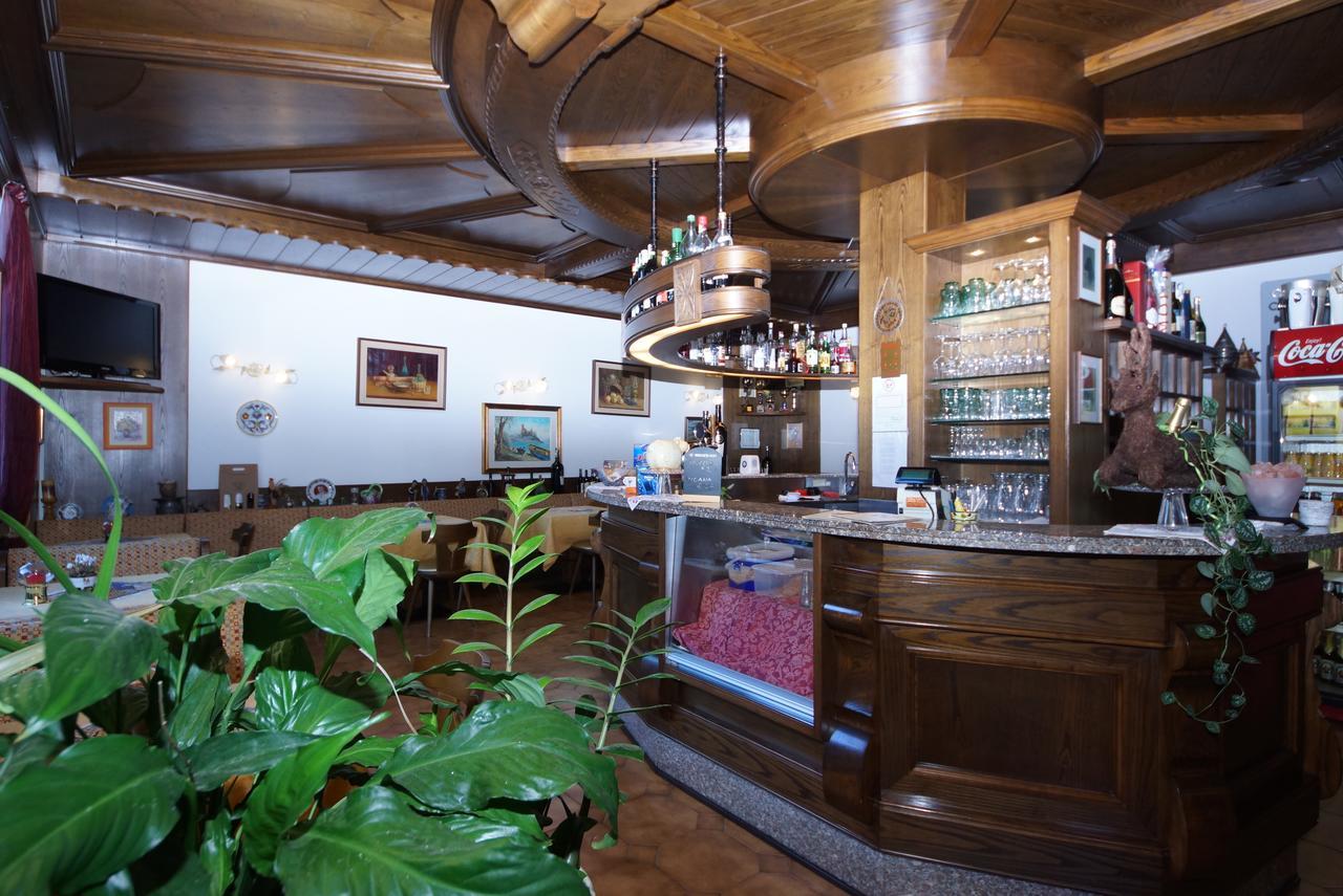 Hotel Alpi Малчезине Екстериор снимка