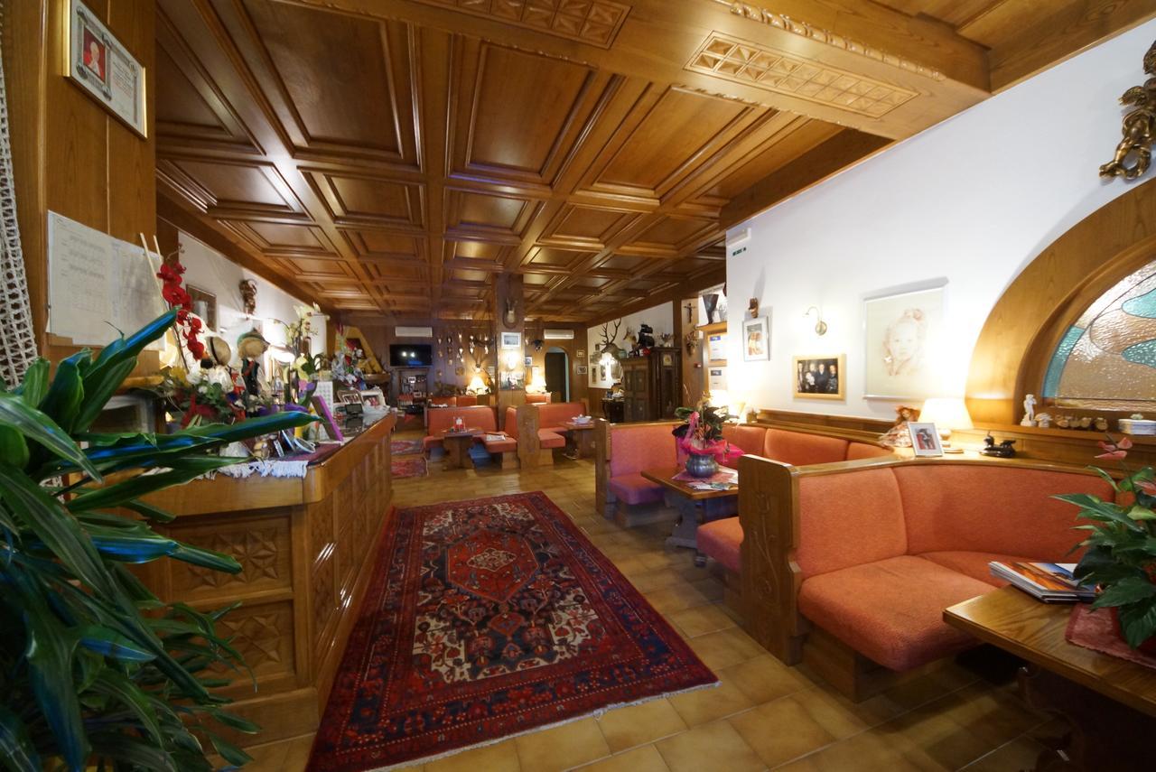 Hotel Alpi Малчезине Екстериор снимка
